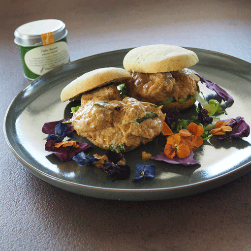 Curry-Brötchen mit Garnelen und Spitzkohl